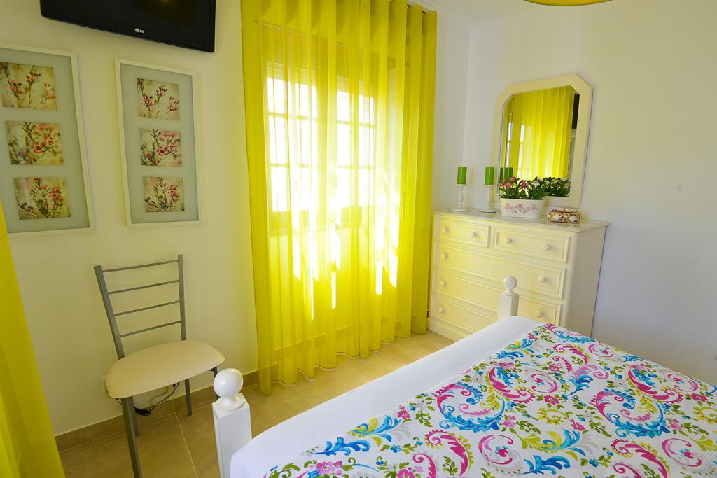 Holidays Nazare Centro الغرفة الصورة
